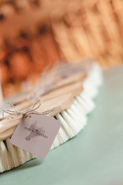 Medium-Stiff Dandy Brush